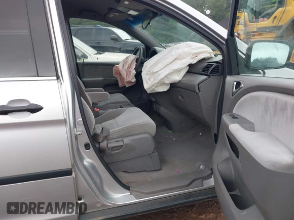 2010 Honda Odyssey LX with VIN 5FNRL3H21AB100181, listed as a IAAI auction lot 42258010 with 246,463 mi miles and . Bid and sale history available at DreamBid. Image 5.