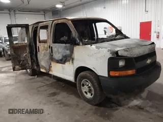 2007 Chevrolet Express Cargo z VIN 1GCGG25V571161541, wystawiony jako IAAI lot #42070572 z przebiegiem Nie podano mil oraz . Historia ofert i sprzedaży dostępna na DreamBid. Obrazek 1.