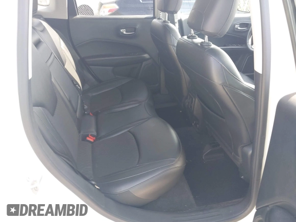 2019 Jeep Compass Latitude z VIN 3C4NJCBB7KT743456, wystawiony jako IAAI lot #41230833 z przebiegiem 125 340 mil mil oraz . Historia ofert i sprzedaży dostępna na DreamBid. Obrazek 8.