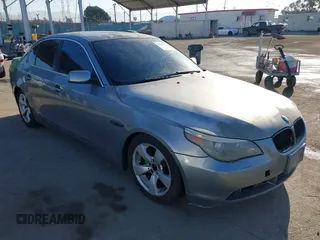 2007 BMW 5 Series 525i z VIN WBANE53507CW60783, wystawiony jako IAAI lot #42259642 z przebiegiem 279 348 mil mil oraz . Historia ofert i sprzedaży dostępna na DreamBid. Obrazek 1.
