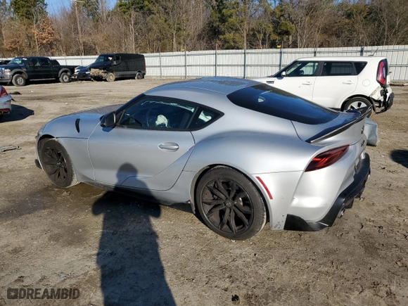 2022 Toyota GR Supra 2.0 with VIN WZ1DB2C08NW050265, listed as a Copart auction lot 88882465 with 14,576 mi miles and Salvage Title. Bid and sale history available at carsss.com. Image 2.