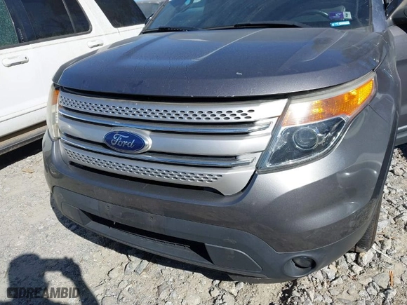 2014 Ford Explorer XLT with VIN 1FM5K8D86EGA67968, listed as a IAAI auction lot 41693430 with NaN miles. Bid and sale history available at carsss.com. Image 6.