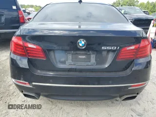 2015 BMW 5 Series 550i z VIN WBAKN9C5XFD960897, wystawiony jako Copart lot #68175054 z przebiegiem 164 761 mil mil oraz Czysty tytuł • Clean title. Historia ofert i sprzedaży dostępna na DreamBid. Obrazek 6.