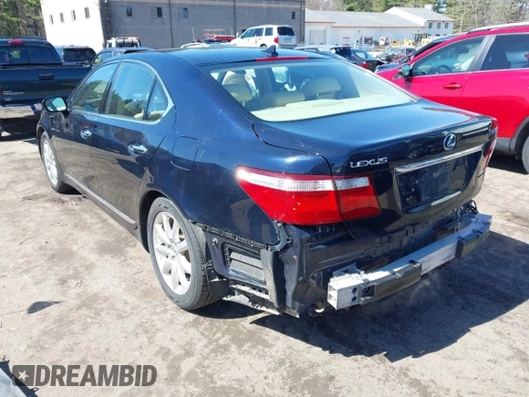 2008 Lexus LS with VIN JTHBL46F285055601, listed as a IAAI auction lot 41973808 with 227,315 mi miles. Bid and sale history available at carsss.com. Image 3.