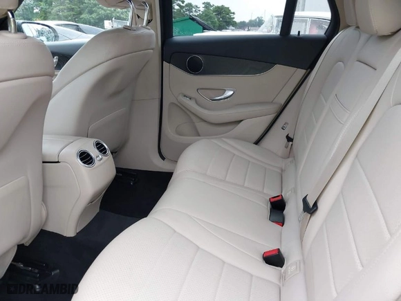 2018 Mercedes-Benz GLC with VIN WDC0G4KB4JV090897, listed as a IAAI auction lot 39966586 with 81,490 mi miles. Bid and sale history available at carsss.com. Image 8.