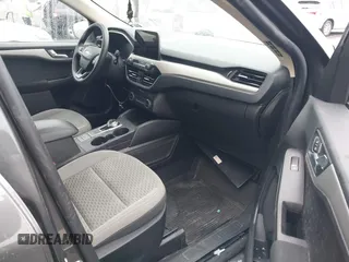 2020 Ford Escape SE z VIN 1FMCU9G65LUC57664, wystawiony jako IAAI lot #42439077 z przebiegiem 48 120 mil mil oraz . Historia ofert i sprzedaży dostępna na DreamBid. Obrazek 5.