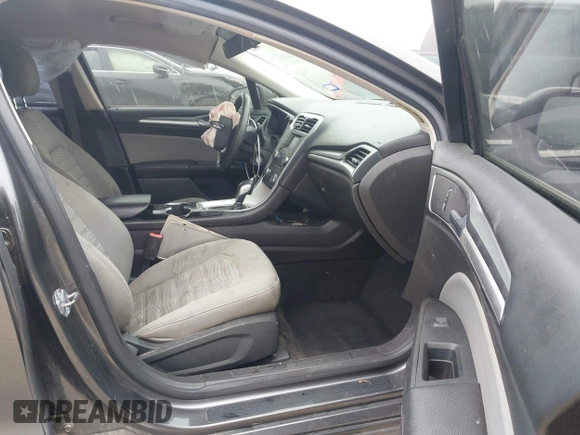 2016 Ford Fusion S with VIN 3FA6P0G78GR102204, listed as a IAAI auction lot 41622658 with 95,930 mi miles. Bid and sale history available at carsss.com. Image 5.