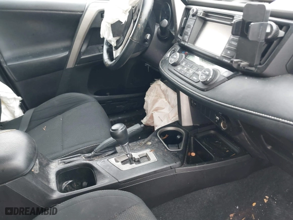 2018 Toyota RAV4 XLE with VIN 2T3RFREV8JW851250, listed as a IAAI auction lot 41164994 with 63,005 mi miles. Bid and sale history available at carsss.com. Image 5.