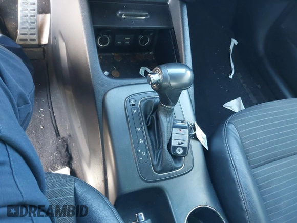 2016 Kia Forte SX с VIN KNAFZ5A35G5635456, выставлен на аукционе IAAI как лот 41656753 с пробегом 130 838 миль миль и . История ставок и продаж доступна на DreamBid. Изображение 11.