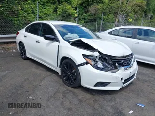 2017 Nissan Altima SR z VIN 1N4AL3AP9HC488759, wystawiony jako IAAI lot #42204430 z przebiegiem 79 730 mil mil oraz . Historia ofert i sprzedaży dostępna na DreamBid. Obrazek 1.