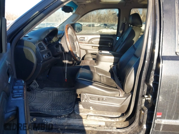 2013 GMC Yukon Denali with VIN 1GKS2EEF7DR310276, listed as a IAAI auction lot 41432983 with 243,119 mi miles. Bid and sale history available at carsss.com. Image 5.