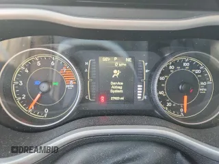 2018 Jeep Cherokee Latitude Plus с VIN 1C4PJMLX3JD609413, выставлен на аукционе Copart как лот 63095615 с пробегом 27 923 миль миль и Списание • Salvage title. История ставок и продаж доступна на DreamBid. Изображение 9.