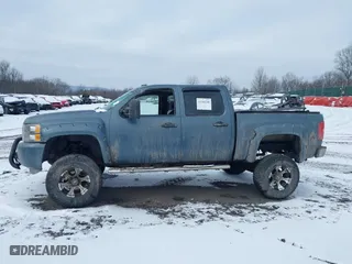 2007 Chevrolet Silverado 1500 LT w/1LT with VIN 2GCEK13M171527788, listed as a IAAI auction lot 41348280 with 136,305 mi miles. Bid and sale history available at carsss.com. Image 14.