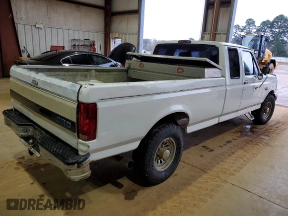 1997 Ford F-250 with VIN 1FTHX25F1VEC36996, listed as a Copart auction lot 45912135 with 344,882 mi miles and Clean title. Bid and sale history available at DreamBid. Image 3.