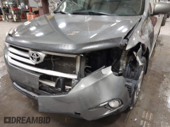 2012 Toyota Highlander Limited with VIN 5TDDK3EH9CS107769, listed as a IAAI auction lot 41378806 with 195,643 mi miles. Bid and sale history available at carsss.com. Image 6.