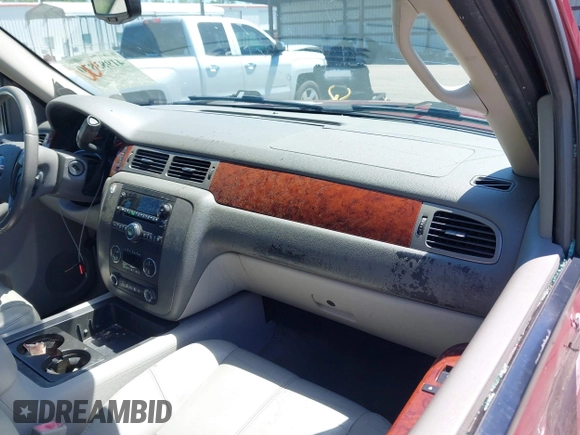 2011 GMC Yukon XL SLT with VIN 1GKS2KE37BR118843, listed as a IAAI auction lot 41983870 with 236,029 mi miles. Bid and sale history available at carsss.com. Image 5.