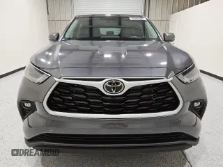 2023 Toyota Highlander L z VIN 5TDKDRAH7PS505420, wystawiony jako Copart lot #55535115 z przebiegiem 44 061 mil mil oraz Czysty tytuł • Clean title. Historia ofert i sprzedaży dostępna na DreamBid. Obrazek 5.