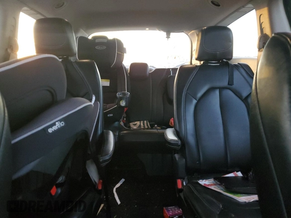2021 Chrysler Voyager LXi with VIN 2C4RC1DG7MR538864, listed as a Copart auction lot 82931624 with 97,819 mi miles and Salvage Title. Bid and sale history available at DreamBid. Image 10.