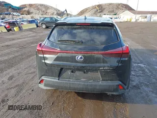 2020 Lexus UX 250h z VIN JTHP9JBH6L2034822, wystawiony jako IAAI lot #41512779 z przebiegiem 35 762 mil mil oraz . Historia ofert i sprzedaży dostępna na DreamBid. Obrazek 16.