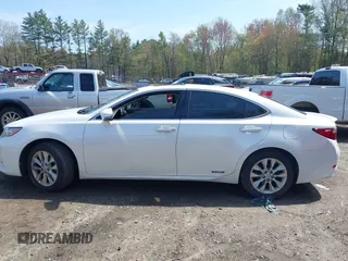 2013 Lexus ES 300h Hybrid with VIN JTHBW1GG1D2038698, listed as a IAAI auction lot 42173883 with 253,281 mi miles. Bid and sale history available at carsss.com. Image 13.