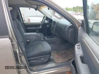 2003 Ford Explorer XLT z VIN 1FMZU63KX3UB62643, wystawiony jako IAAI lot #42185398 z przebiegiem 175 926 mil mil oraz . Historia ofert i sprzedaży dostępna na DreamBid. Obrazek 5.