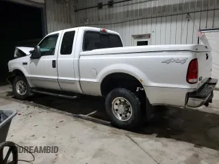 2003 Ford Super Duty F-250 XL with VIN 1FTNX21L83EA33406, listed as a Copart auction lot 84968604 with 204,058 mi miles and Salvage Title. Bid and sale history available at carsss.com. Image 2.