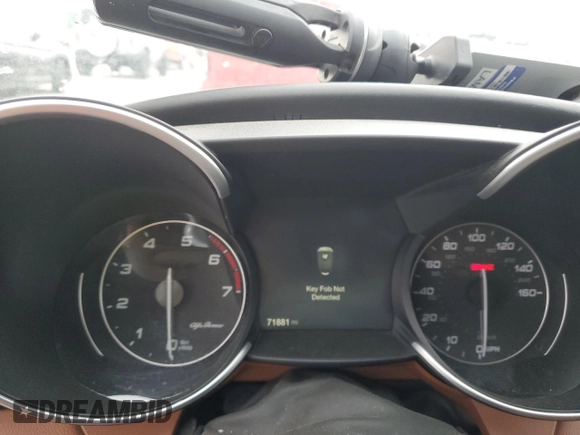 2018 Alfa Romeo Giulia Ti Lusso z VIN ZARFAEEN6J7565537, wystawiony jako Copart lot #49831095 z przebiegiem 71 881 mil mil oraz Szkoda całkowita • Salvage title. Historia ofert i sprzedaży dostępna na DreamBid. Obrazek 9.