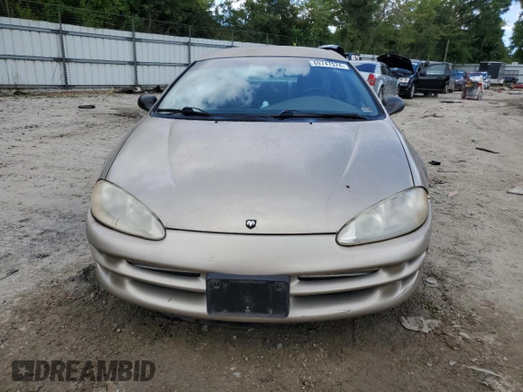 2004 Dodge Intrepid SE z VIN 2B3HD46R04H614618, wystawiony jako Copart lot #69747574 z przebiegiem 70 914 mil mil oraz Czysty tytuł • Clean title. Historia ofert i sprzedaży dostępna na DreamBid. Obrazek 5.
