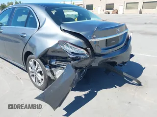 2017 Mercedes-Benz C 300 с VIN 55SWF4JB8HU233507, выставлен на аукционе IAAI как лот 42338262 с пробегом 29 002 миль миль и . История ставок и продаж доступна на DreamBid. Изображение 6.