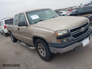 2006 Chevrolet Silverado 1500 LS with VIN 1GCEC19X86Z243384, listed as a IAAI auction lot 41268448 with 165,026 mi miles. Bid and sale history available at carsss.com. Image 1.