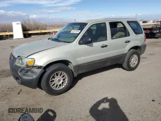2005 Ford Escape XLS Value with VIN 1FMYU92ZX5KA93124, listed as a Copart auction lot 45337585 with 218,826 mi miles and Salvage Title. Bid and sale history available at carsss.com. Image 1.