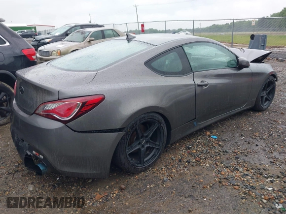 2013 Hyundai Genesis Coupe Premium z VIN KMHHT6KD5DU095906, wystawiony jako IAAI lot #42230462 z przebiegiem 118 279 mil mil oraz . Historia ofert i sprzedaży dostępna na DreamBid. Obrazek 4.