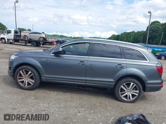 2015 Audi Q7 Premium Plus z VIN WA1LGAFE9FD014721, wystawiony jako IAAI lot #42403743 z przebiegiem 152 615 mil mil oraz . Historia ofert i sprzedaży dostępna na DreamBid. Obrazek 14.