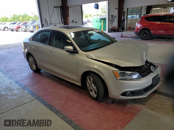 2011 Volkswagen Jetta SEL z VIN 3VWLZ7AJ5BM332905, wystawiony jako Copart lot #61913255 z przebiegiem Nie podano mil oraz Czysty tytuł • Clean title. Historia ofert i sprzedaży dostępna na DreamBid. Obrazek 4.