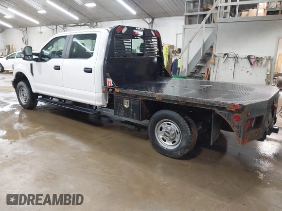 2022 Ford F-250 XL z VIN 1FT7W2B65NEC60608, wystawiony jako IAAI lot #42566725 z przebiegiem 169 011 mil mil oraz . Historia ofert i sprzedaży dostępna na DreamBid. Obrazek 3.