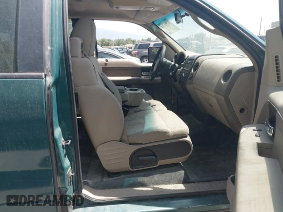 2007 Ford F-150 STX z VIN 1FTRX12W47KC45277, wystawiony jako IAAI lot #42581318 z przebiegiem 318 547 mil mil oraz . Historia ofert i sprzedaży dostępna na DreamBid. Obrazek 5.