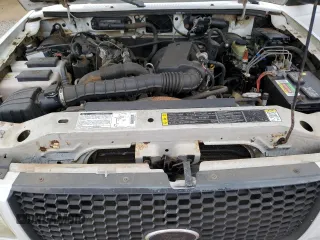 2002 Ford Ranger XL z VIN 1FTYR11U12TA42159, wystawiony jako Copart lot #59804605 z przebiegiem 111 243 mil mil oraz Czysty tytuł • Clean title. Historia ofert i sprzedaży dostępna na DreamBid. Obrazek 11.