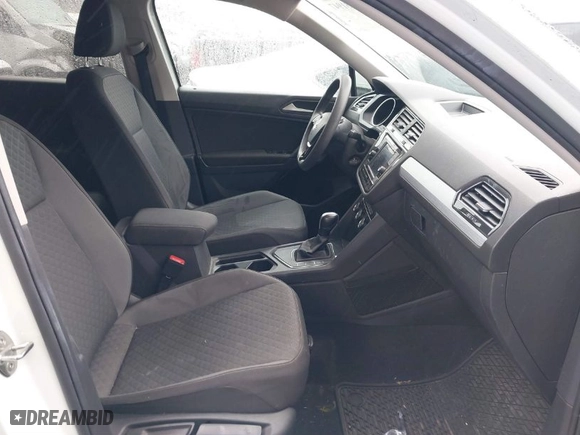 2019 Volkswagen Tiguan S with VIN 3VV1B7AX2KM011599, listed as a IAAI auction lot 41531947 with 45,923 mi miles. Bid and sale history available at carsss.com. Image 5.