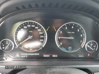 2018 BMW X5 xDrive40e iPerformance with VIN 5UXKT0C52J0W03927, listed as a Copart auction lot 88252805 with 165,331 mi miles and Clean Title. Bid and sale history available at carsss.com. Image 9.