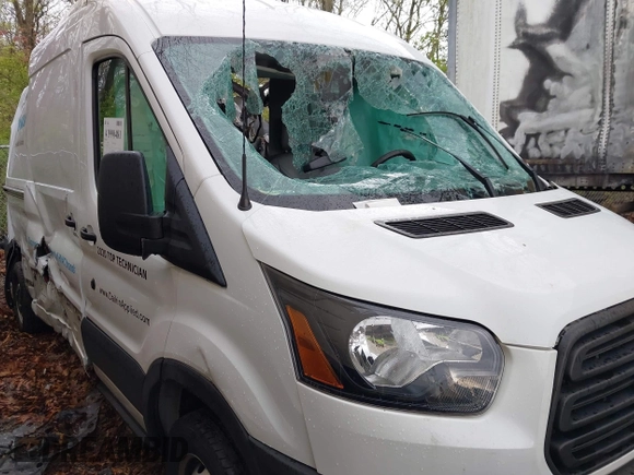 2019 Ford Transit with VIN 1FTYR2CM9KKA81722, listed as a IAAI auction lot 41990481 with 101,540 mi miles. Bid and sale history available at carsss.com. Image 14.