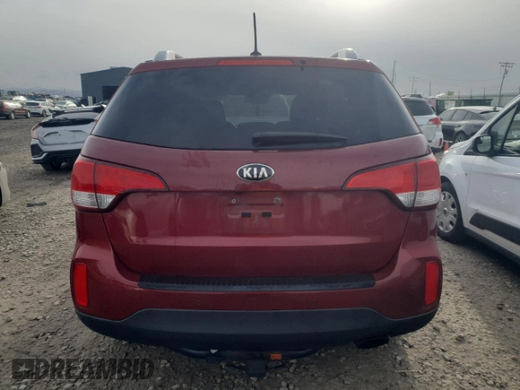 2014 Kia Sorento LX z VIN 5XYKTDA64EG519872, wystawiony jako Copart lot #51453065 z przebiegiem 145 868 mil mil oraz Czysty tytuł • Clean title. Historia ofert i sprzedaży dostępna na DreamBid. Obrazek 6.