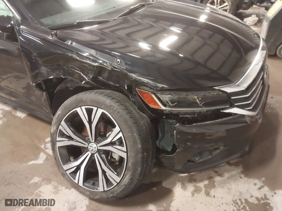 2021 Volkswagen Passat 2.0T SE with VIN 1VWSA7A30MC010553, listed as a IAAI auction lot 41581624 with 26,320 mi miles. Bid and sale history available at carsss.com. Image 6.