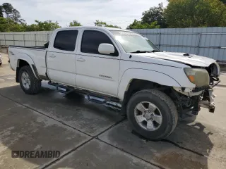 2010 Toyota Tacoma z VIN 5TEMU4FN7AZ710076, wystawiony jako Copart lot #56384345 z przebiegiem 215 043 mil mil oraz Szkoda całkowita • Salvage title. Historia ofert i sprzedaży dostępna na DreamBid. Obrazek 4.