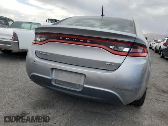 2015 Dodge Dart SXT z VIN 1C3CDFBB1FD330626, wystawiony jako Copart lot #62864645 z przebiegiem 95 568 mil mil oraz Szkoda całkowita • Salvage title. Historia ofert i sprzedaży dostępna na DreamBid. Obrazek 6.