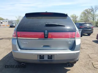 2007 Lincoln MKX z VIN 2LMDU88C67BJ30425, wystawiony jako IAAI lot #42102247 z przebiegiem 115 270 mil mil oraz . Historia ofert i sprzedaży dostępna na DreamBid. Obrazek 16.