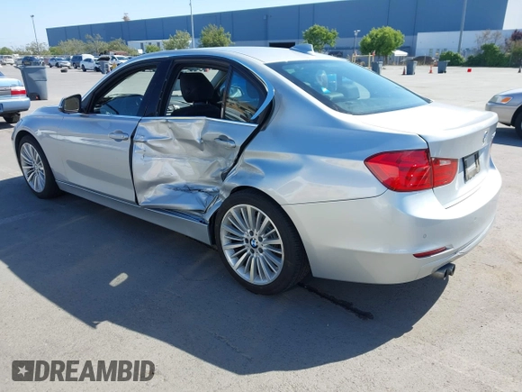 2014 BMW 3 Series 328i z VIN WBA3C1C52EK108811, wystawiony jako IAAI lot #42213041 z przebiegiem 65 634 mil mil oraz . Historia ofert i sprzedaży dostępna na DreamBid. Obrazek 3.