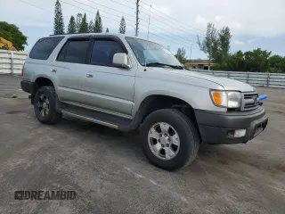 1999 Toyota 4Runner SR5 with VIN JT3GN86R8X0113147, listed as a Copart auction lot 64168045 with 204,721 mi miles and Clean title. Bid and sale history available at DreamBid. Image 4.