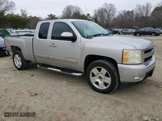 2008 Chevrolet Silverado 1500 LT w/1LT with VIN 2GCEC19J681146076, listed as a Copart auction lot 46547305 with 204,212 mi miles and Clean Title. Bid and sale history available at carsss.com. Image 4.