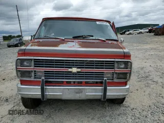 1984 Chevrolet Chevy Van z VIN 1GBEG25HXE7108320, wystawiony jako Copart lot #74980724 z przebiegiem Nie podano mil oraz Nie do naprawy • Non repairable. Historia ofert i sprzedaży dostępna na DreamBid. Obrazek 5.