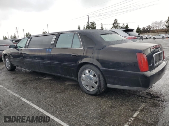 2005 Cadillac DeVille Limousine z VIN 1GEEH90Y05U550363, wystawiony jako Copart lot #55697945 z przebiegiem 47 196 mil mil oraz Czysty tytuł • Clean title. Historia ofert i sprzedaży dostępna na DreamBid. Obrazek 2.